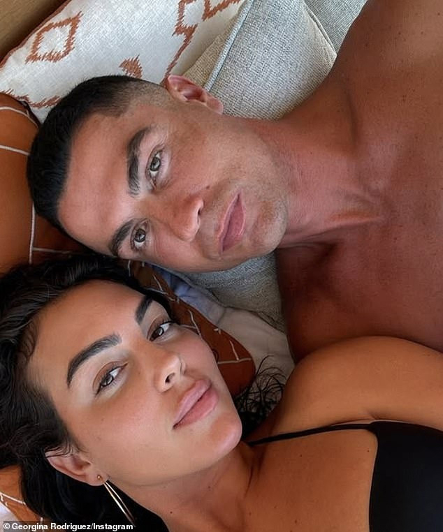 C. Ronaldo mất gần 10 năm để cầu hôn Georgina Rodriguez-2036-2