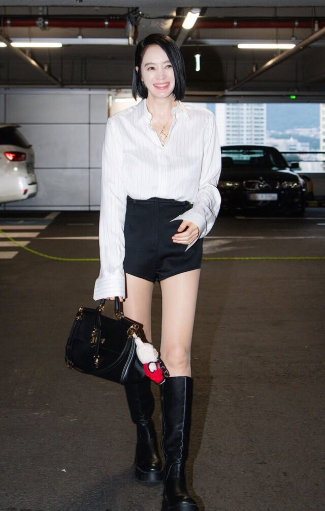 Kim Hye Soo gây sốt mạng xã hội vì ngoại hình không tuổi.-1994-1
