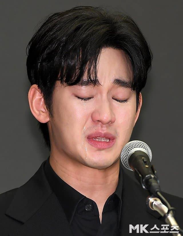 Kim Soo Hyun xin lỗi, vì sao Trần Quán Hy bỗng gây sốt trở lại?-1750-2
