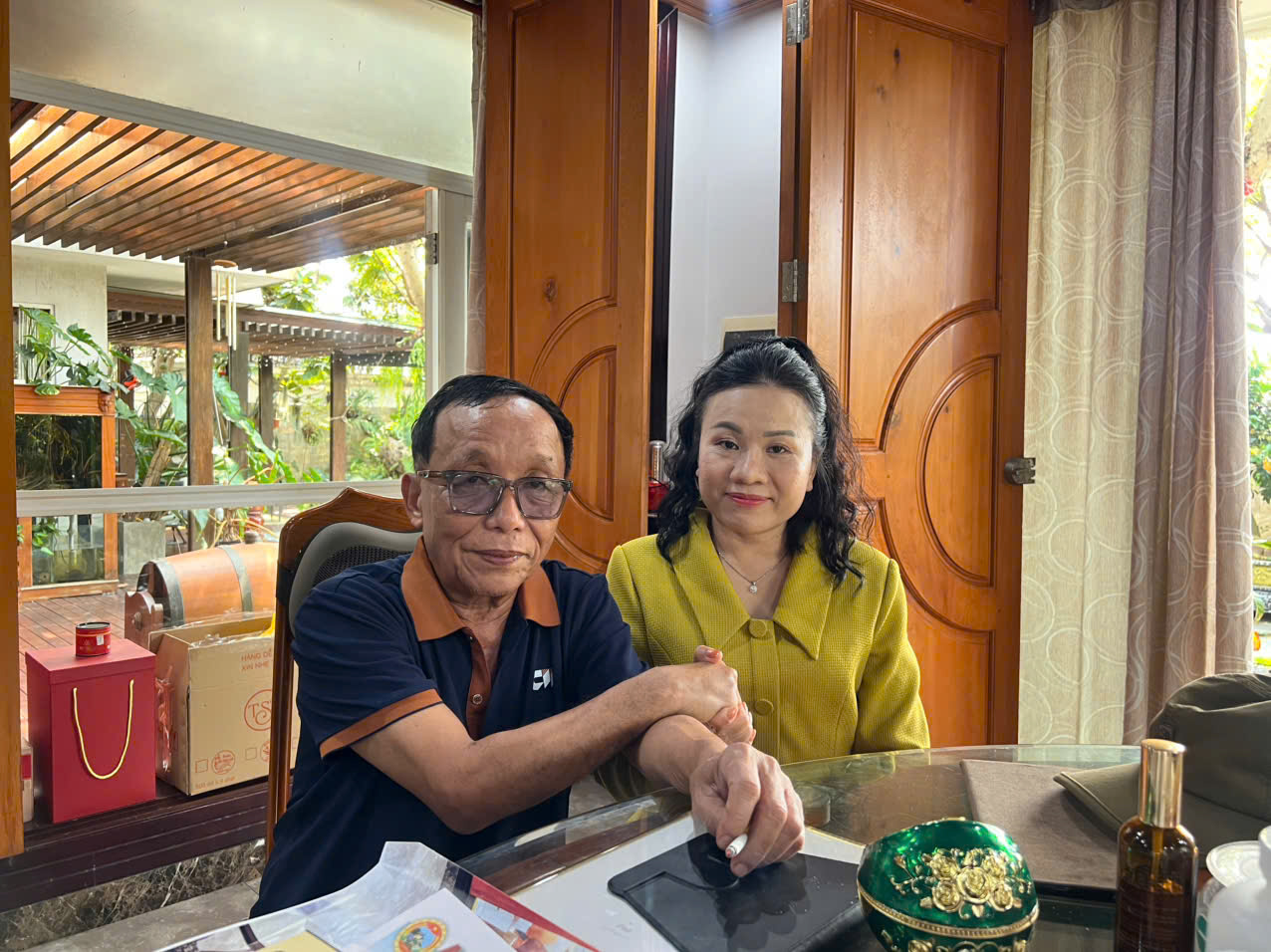 Lễ 8/3 - CEO Lê Phạm khoe ảnh chinh phục cột cờ Lũng Cú-1701-1