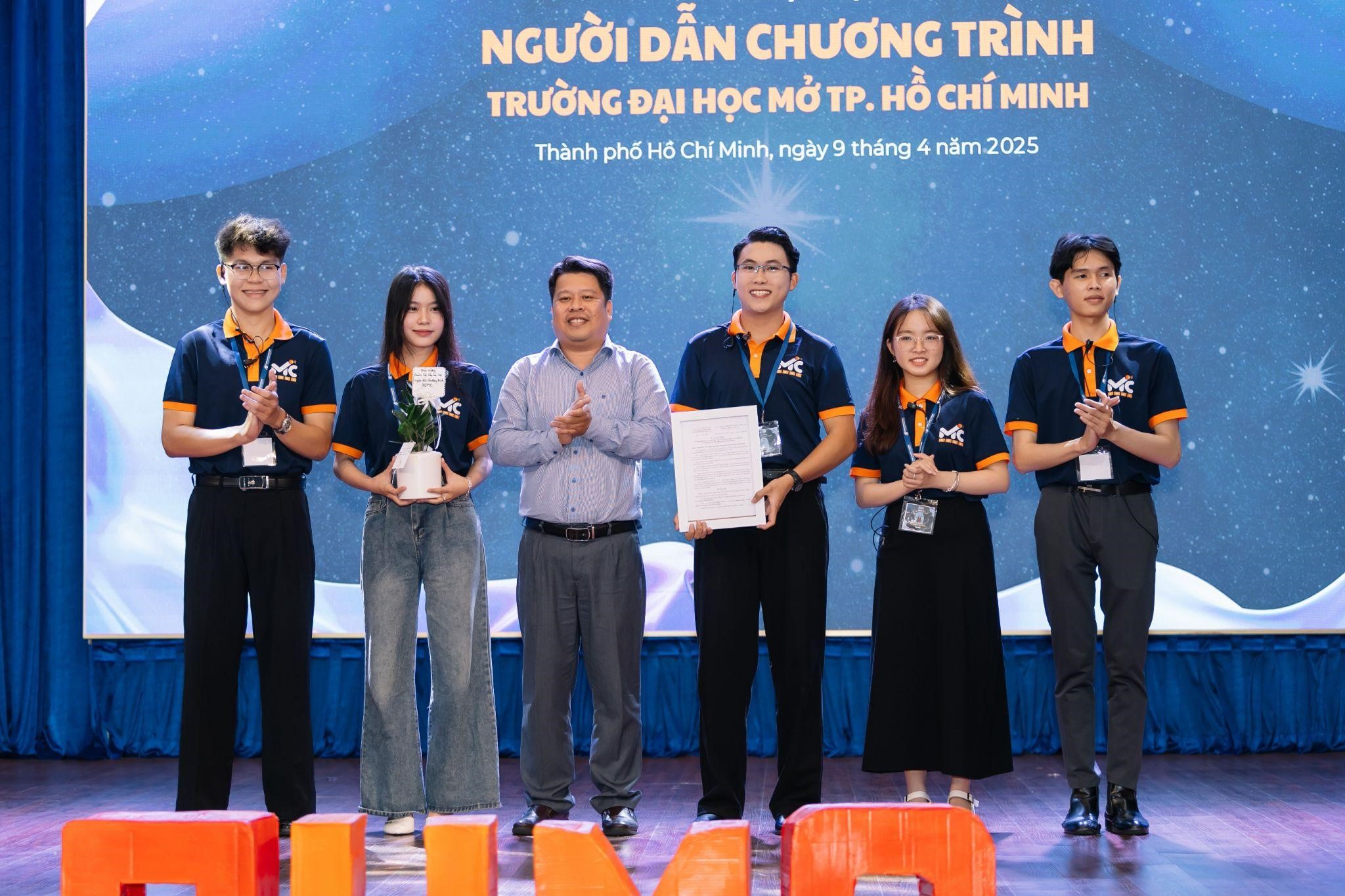 CEO Lê Phạm dự sự kiện tại trường Đại học Mở TP. Hồ Chí Minh-1779-1