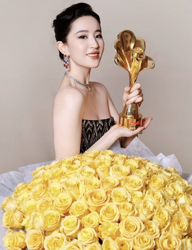 Lưu Diệc Phi đang đứng trước bước ngoặt lớn trong sự nghiệp-1731-1