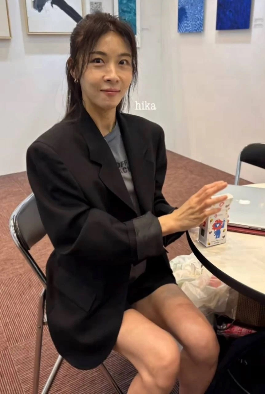 Ngoại hình gầy gò đáng sợ của Ha Ji Won.-2004-1