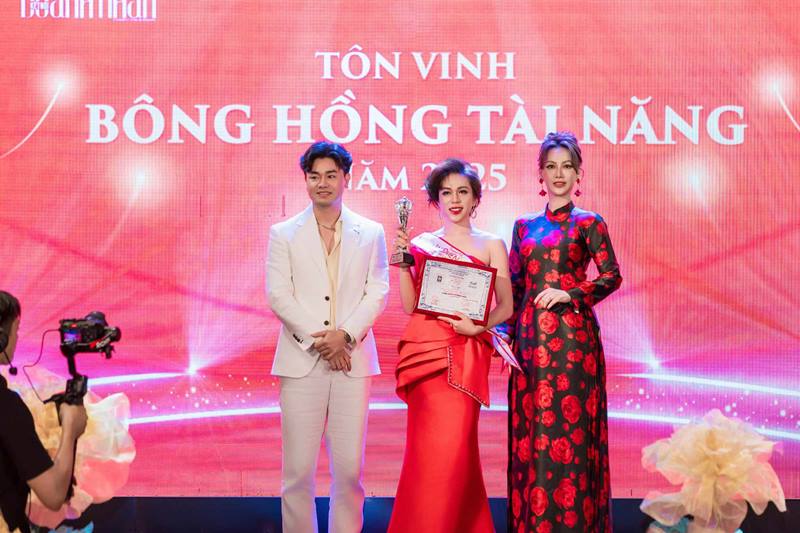 Bông hồng Quyền lực dành những phụ nữ xuất sắc-1825-1