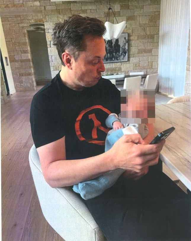 Elon Musk bị cáo buộc trả đũa Ashely St. Clair về mặt tài chính-1726-1