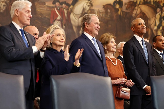 Bà Michelle cho rằng không đến dự lễ nhậm chức của ông Trump là lựa chọn đúng đắn-1798-1