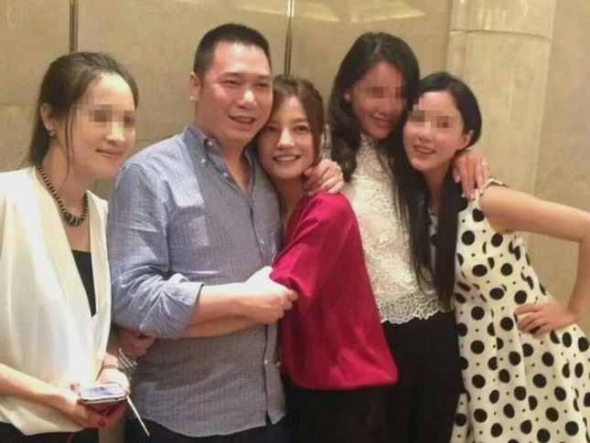 Triệu Vy ly hôn với Huỳnh Hữu Long nhiều năm trước-612-1