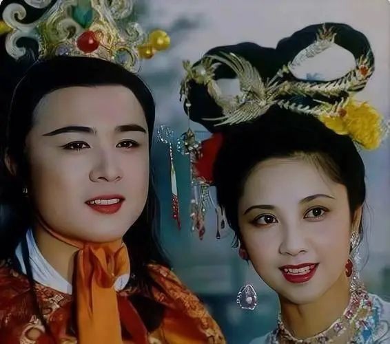 Diễn viên đóng Đường Tăng biểu diễn văn nghệ gây phản cảm-631-1