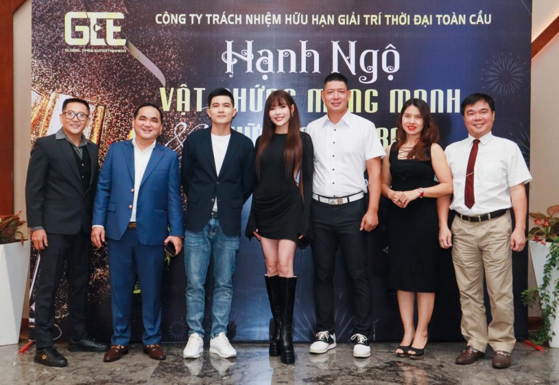 Bình Minh hội ngộ ê kíp phim “Vật chứng mong manh” sau 15 năm