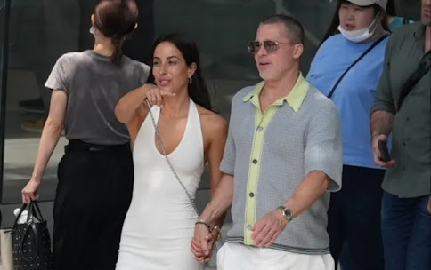 Brad Pitt hạnh phúc bên bạn gái kém 29 tuổi