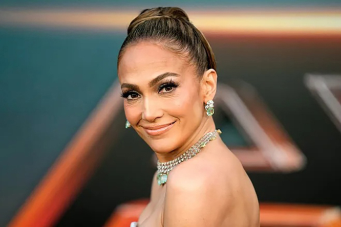 Ca sĩ Jennifer Lopez hủy chuyến lưu diễn