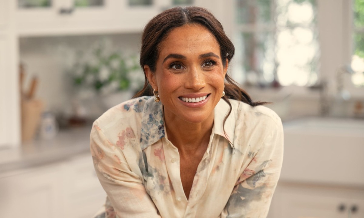 Chương trình truyền hình thực tế của Meghan lên sóng giữa tranh cãi.