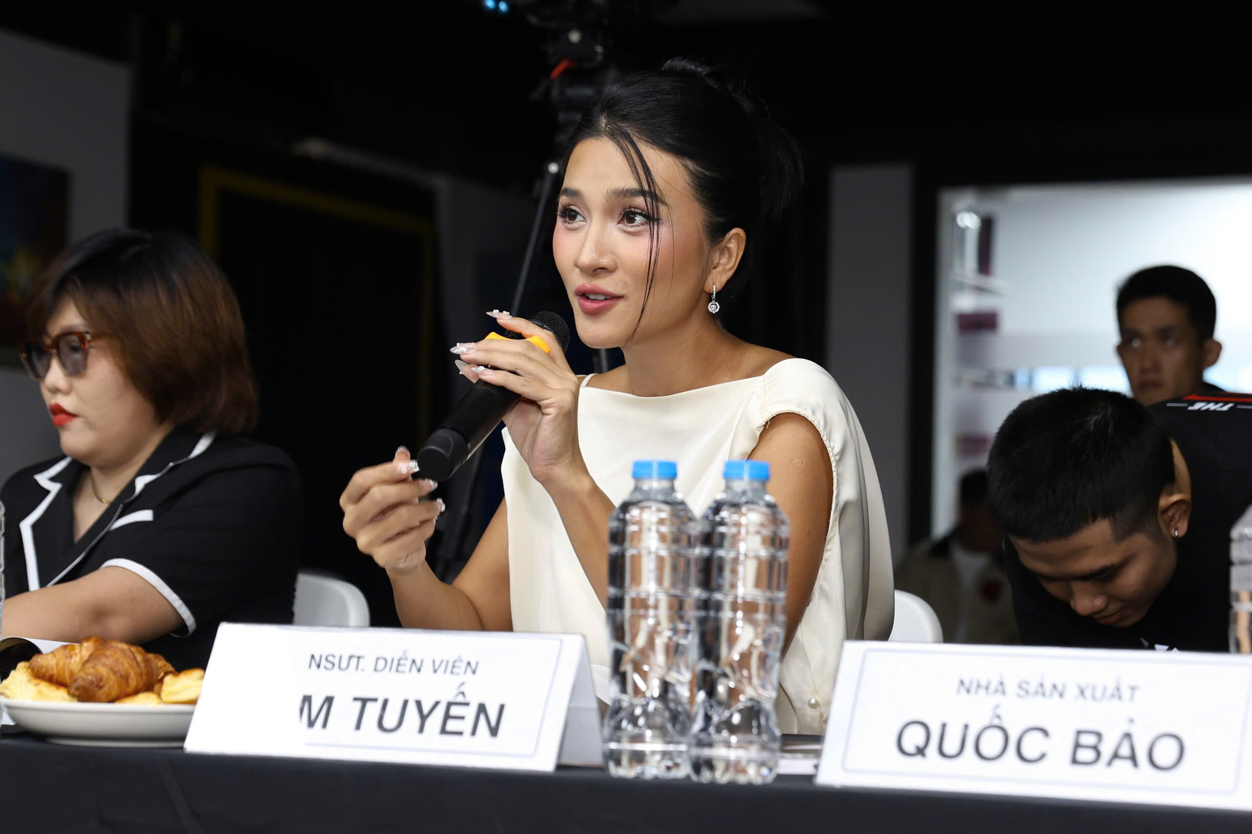 Diễn viên Kim Tuyến làm giám khảo casting cho phim 3 Bích