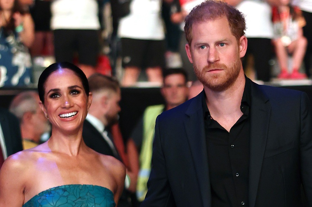 Harry - Meghan tiếp tục hợp tác với Netflix.