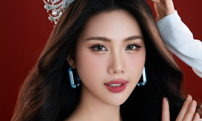 Hoa hậu Bùi Quỳnh Hoa bị phạm quy chế tại Đại học buộc thôi học