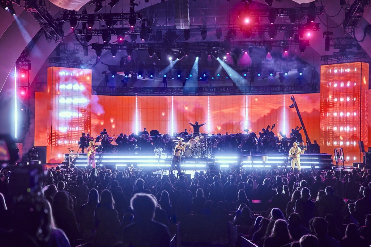 Imagine Dragons làm phim tài liệu về đêm diễn đáng nhớ tại Hollywood Bowl.