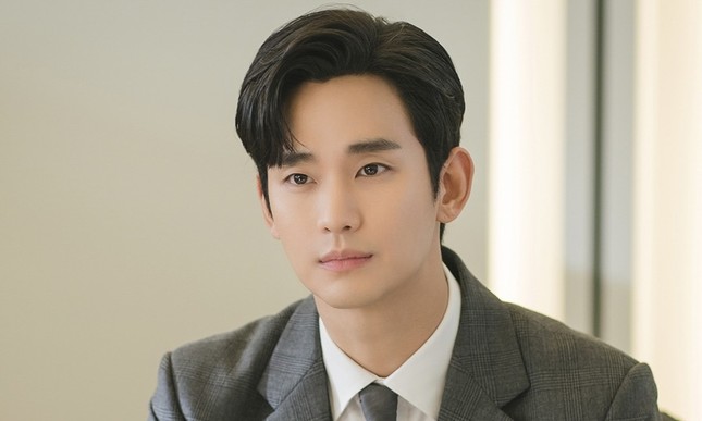 Kim Soo Hyun đang bị các đối tác quay lưng