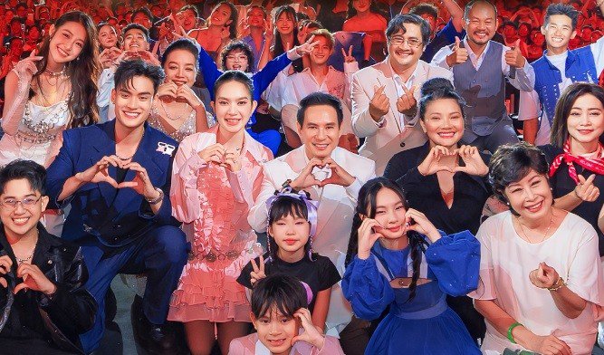 Lật Mặt 8: Vòng Tay Nắng đạt kỷ lục khủng khi chiếu sớm
