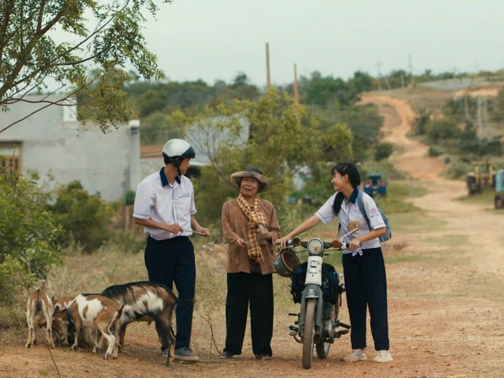 Lật Mặt 8: Vòng Tay Nắng gửi gắm bài học quý giá