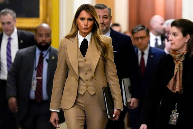 Melania Trump diện vest, phát biểu quyền lực trước Quốc hội Mỹ