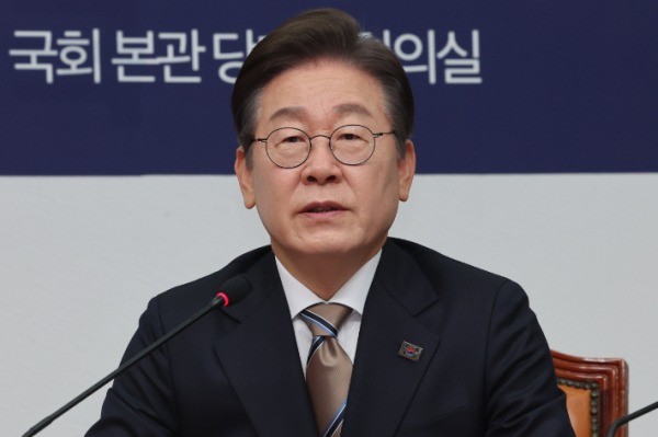 Ông Lee Jun Seok khơi lại vụ bê bối của con trai ông Lee Jae Myung