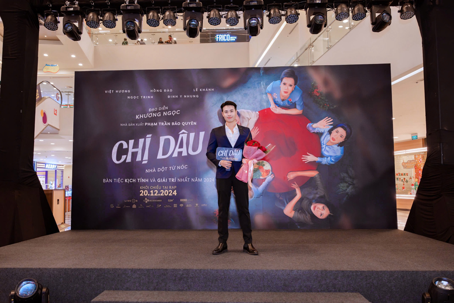 Anthony Huỳnh hạnh phúc khi được làm con của Việt Hương trong phim-2