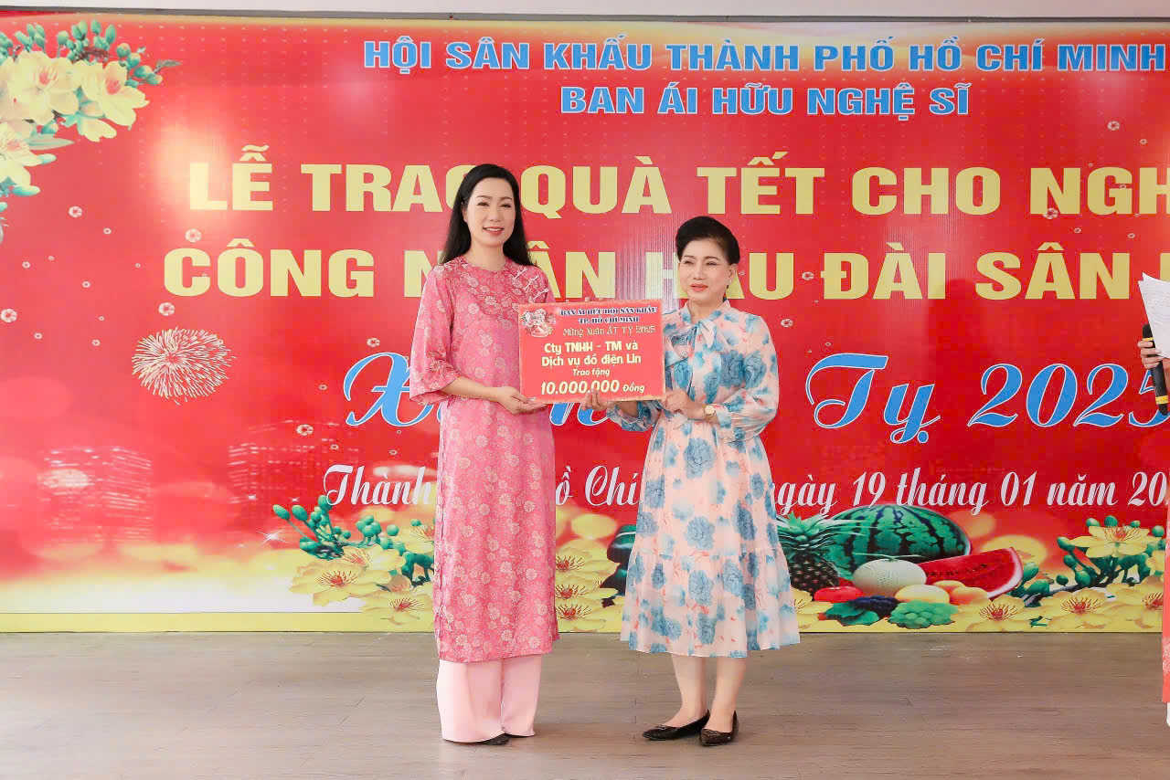 NSND Trịnh Kim Chi giúp người nghèo cận Tết Nguyên Đán 2025-3
