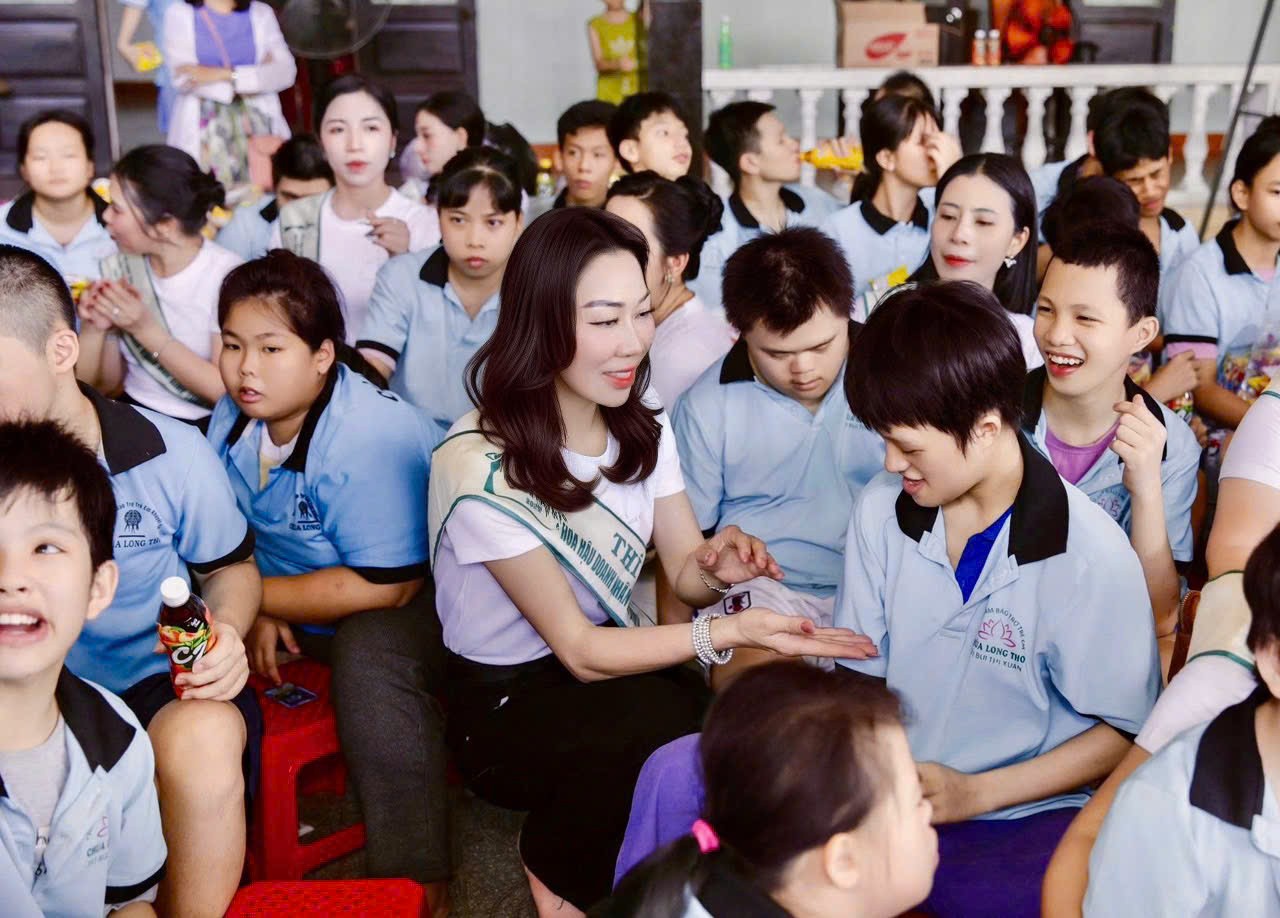 Tân Hoa hậu Lại Thị Thu Hà làm việc ý nghĩa tại Trung tâm Bảo trợ Trẻ em Khuyết tật Chùa Long Thọ-2